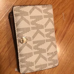 Michael kors wallet